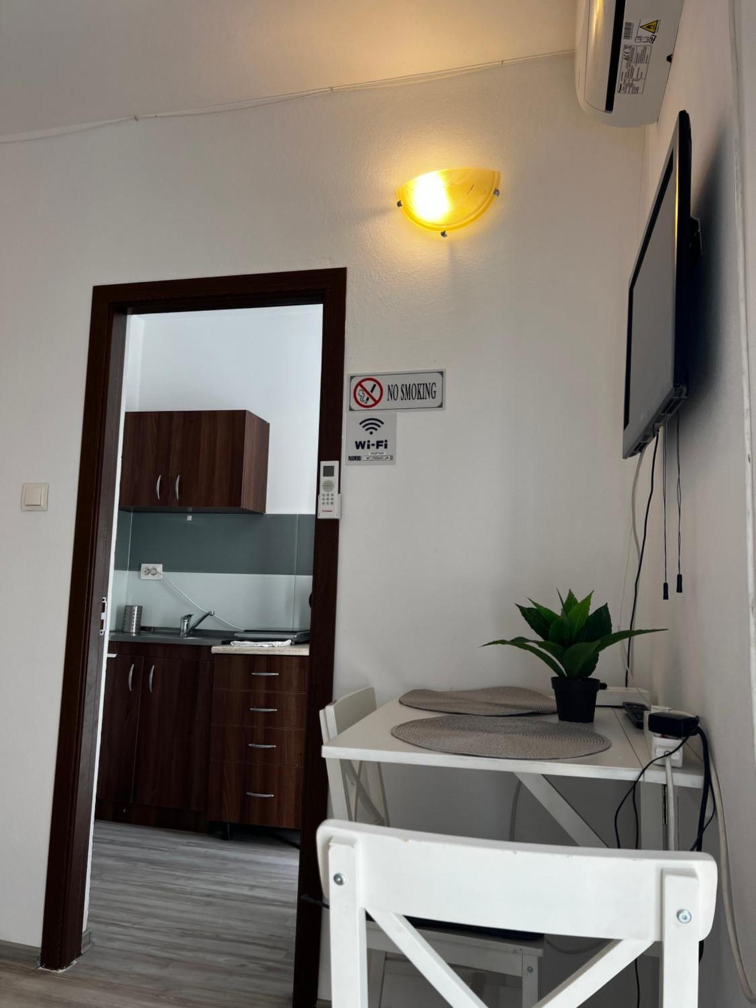 Casa Habana 2 Apartment Oradea Exterior photo